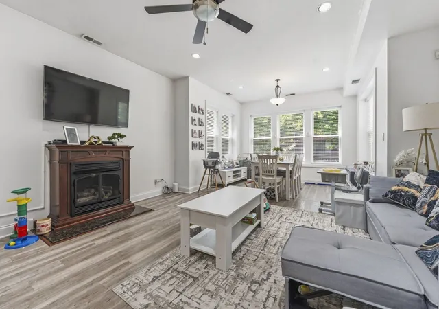 Homes for sale in Chicago, IL | 7733 N Marshfield Ave, Chicago, IL 60626 | MLS# 12385892
