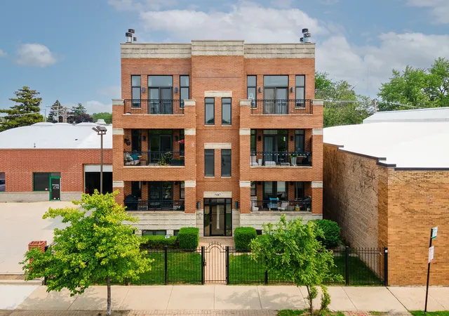 Condominium at 5445 N Northwest Hwy #3N, Chicago, IL 60630 | MLS# 12396648 | | Sold on 2025-07-30