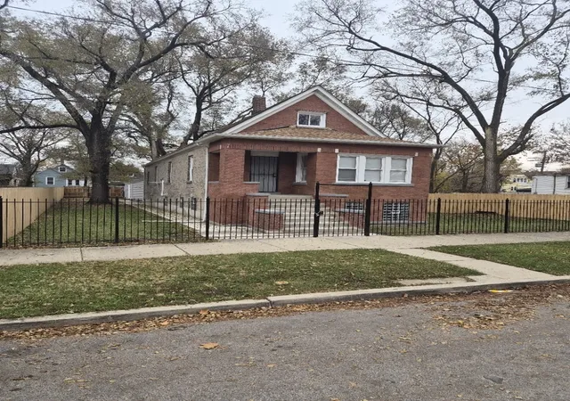 Homes for sale in Chicago, IL | 7017 S Hermitage Ave, Chicago, IL 60636 | MLS# 12399565