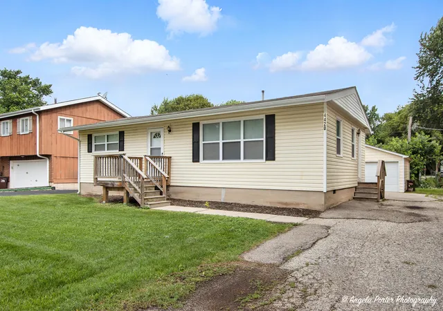 2nd image of 4420 Clearview Dr, Mc Henry, IL 60050 | MLS# 12404591