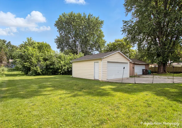 4th image of 4420 Clearview Dr, Mc Henry, IL 60050 | MLS# 12404591