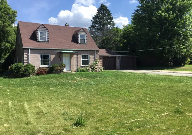 Homes for sale in Prospect Heights, IL | 206 E Camp Mcdonald Rd, Prospect Heights, IL 60070 | MLS# 12405114