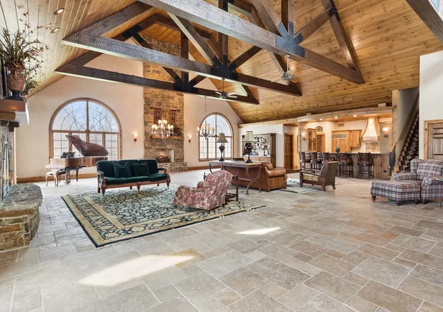 5th image of 9 Squire Ln, St. Charles, IL 60174 | MLS# 12408553