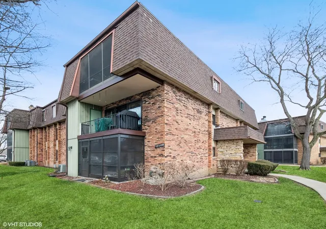 Condominium at 11129 Northwest Rd #A, Palos Hills, IL 60465 | MLS# 12408587 | | Sold on 2025-08-04