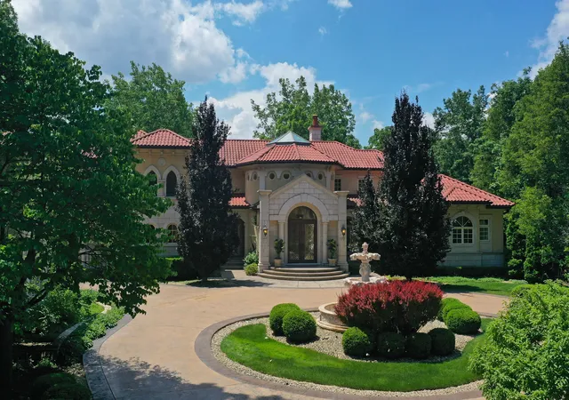 2nd image of 1031 Barrys Ct, Lake Forest, IL 60045 | MLS# 12411179