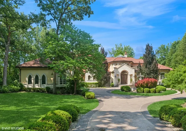 3rd image of 1031 Barrys Ct, Lake Forest, IL 60045 | MLS# 12411179