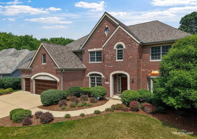 Photo 2 of Single Family Residence at 1105 Thoroughbred Cir, Saint Charles, IL 60174 | MLS# 12412398 |  | Sold on 2025-08-29
