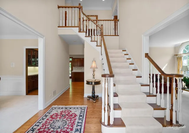 Photo 3 of Single Family Residence at 1105 Thoroughbred Cir, Saint Charles, IL 60174 | MLS# 12412398 |  | Sold on 2025-08-29