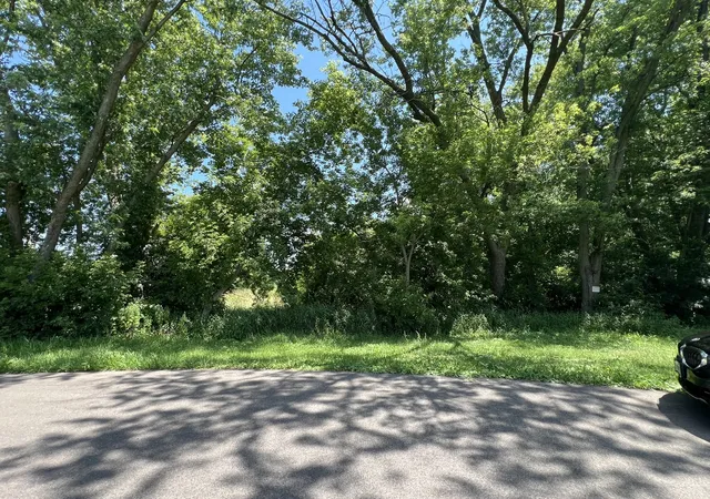 Homes for sale in Ingleside, IL | 35025 N Ingleside Dr, Ingleside, IL 60041 | MLS# 12413617
