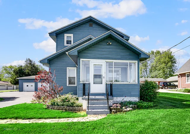 1st image of 194 Joliet Rd, Valparaiso, IN 46385 | MLS# 12414833