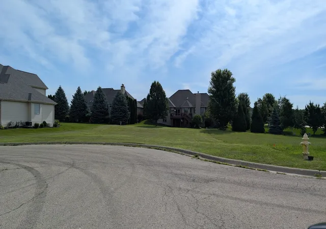 Homes for sale in Rockford, IL | 905 Tivoli Dr, Rockford, IL 61107 | MLS# 12416408