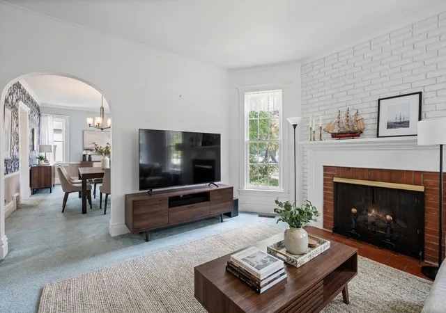 Photo 4 of Single family home for sale at 610 W Main St, West Dundee, IL 60118 | MLS# 12417774 | Listing updated on 2026-09-25