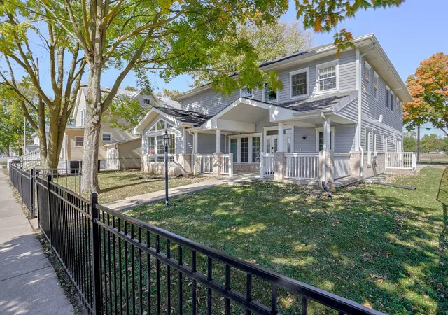 3rd image of 504 E Church St, Champaign, IL 61820 | MLS# 12428712