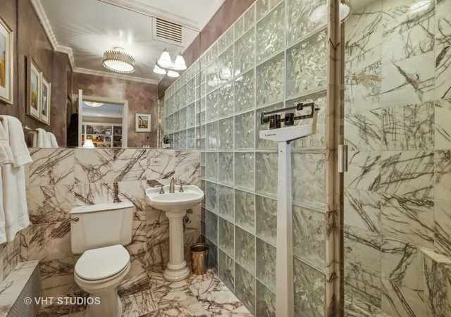 Homes for sale in Chicago, IL | 20 E Cedar Street, Chicago, IL 60610 | Houzeo