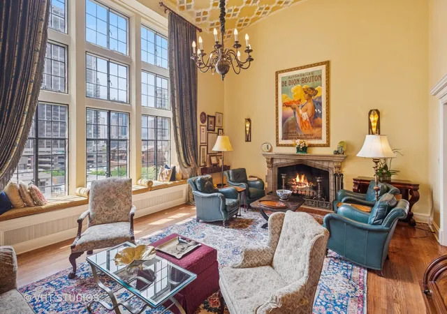 Homes for sale in Chicago, IL | 20 E Cedar St, Chicago, IL 60611