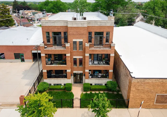 Photo 1 of Condominium at 5445 N Northwest Hwy #3S, Chicago, IL 60630 | MLS# 12431881 | | Sold on 2025-09-25