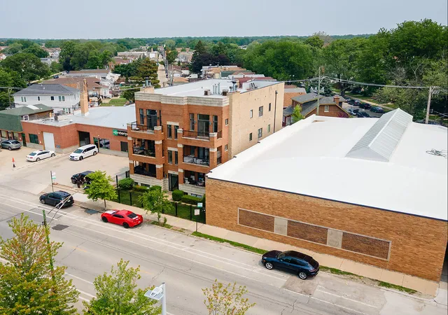 Photo 2 of Condominium at 5445 N Northwest Hwy #3S, Chicago, IL 60630 | MLS# 12431881 | | Sold on 2025-09-25