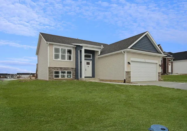 Photo 2 of Single family home for sale at 3022 W 84th Place, Merrillville, IN 46410 | MLS# 12431946 | Listing updated on 2026-08-25