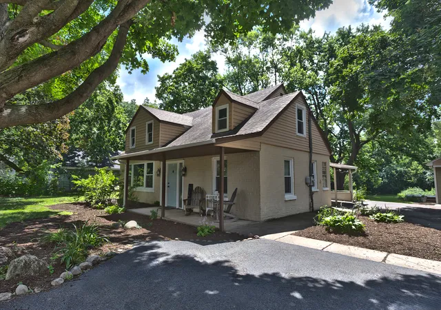 Photo 2 of Single family home for sale at 483 E Crystal Lake Ave, Crystal Lake, IL 60014 | MLS# 12432784 | Listing updated on 2026-07-28