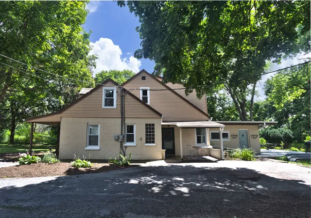 Photo 3 of Single family home for sale at 483 E Crystal Lake Ave, Crystal Lake, IL 60014 | MLS# 12432784 | Listing updated on 2026-07-28