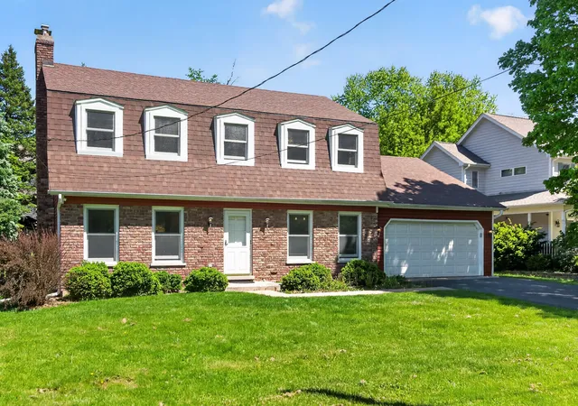 Homes for sale in Batavia, IL | 272 S Forest Ave, Batavia, IL 60510 | MLS# 12434267