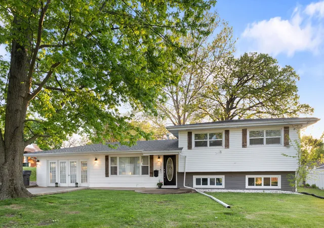 Homes for sale in Montgomery, IL | 1325 Douglas Ave, Montgomery, IL 60538 | MLS# 12437972