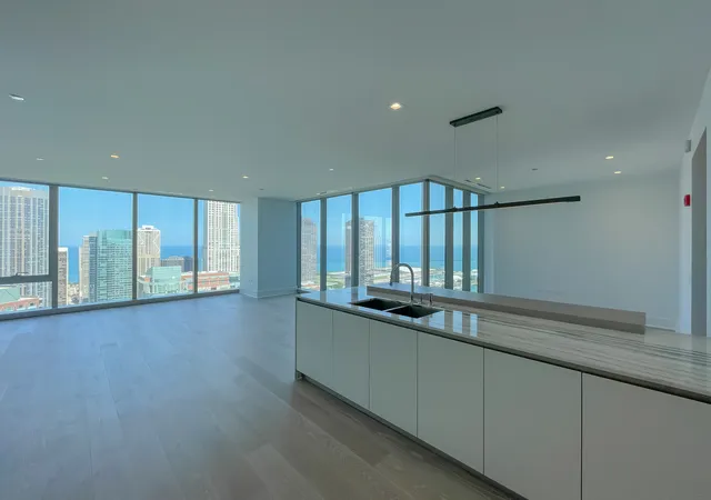 3rd image of 363 E Wacker Dr #3404, Chicago, IL 60601 | MLS# 12438563