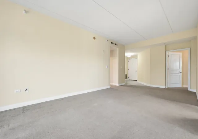 Listing Photo 3 - Condo for sale in building located at 101 Pointe Dr, Northbrook, IL 60062 - Unit #203