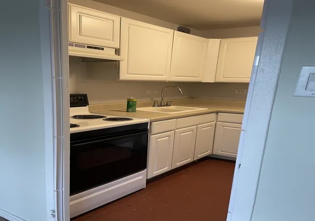 2nd image of (Undisclosed), Chicago, IL 60613 | MLS# 12445918