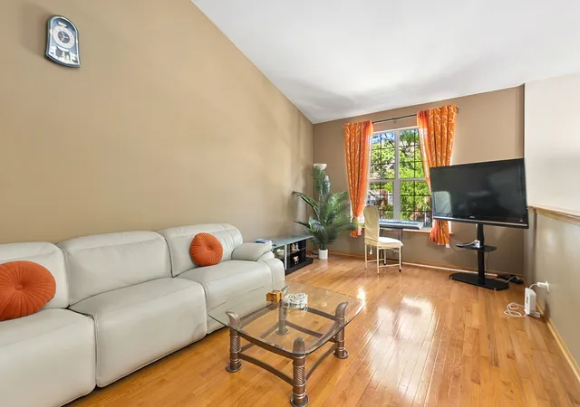 Photo 3 of Townhouse for sale at 9411 Albany Ct, Orland Park, IL 60467 | MLS# 12453243 | Listing updated on 2026-10-06