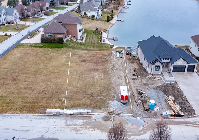 Homes for sale in Winfield, IN | 8160 Lakeview Ct, Winfield, IN 46307 | MLS# 12453506