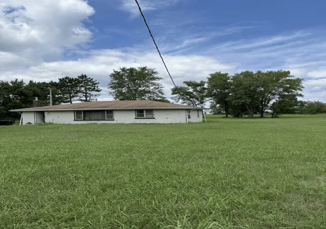 Photo 3 of Single family home for sale at 12877 E 2110 Rd S, Pembroke Township, IL 60958 | MLS# 12453901 | Listing updated on 2026-10-04