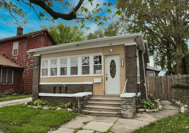 Photo 1 of Single family home for sale at 112 W Hickory St, Streator, IL 61364 | MLS# 12457448 | Listing updated on 2026-10-16