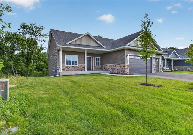 Homes for sale in Belvidere, IL | 4137 Waters Edge Dr, Belvidere, IL 61008 | MLS# 12457611