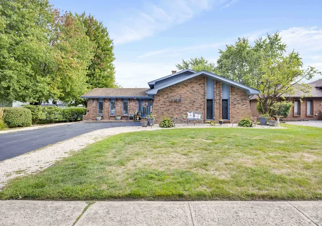 image of 1943 182nd St, Lansing, IL 60438 | MLS# 12459273