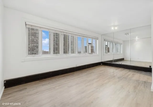 5th image of 700 W Bittersweet Pl #1004, Chicago, IL 60613 | MLS# 12462955