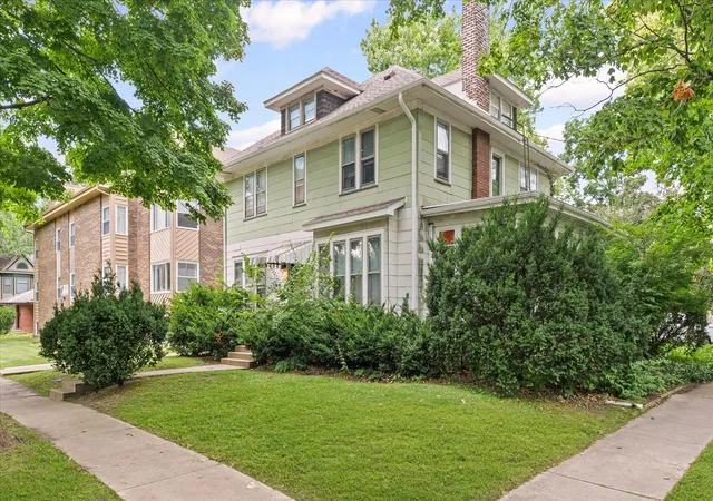 Photo 1 of Single family home for sale at 402 W High St, Urbana, IL 61801 | MLS# 12467756 | Listing updated on 2026-10-29