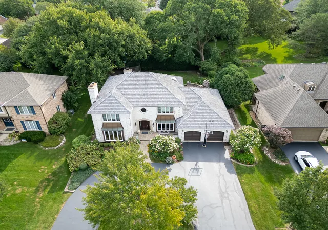 Photo 2 of Single family home for sale at 7537 Ridgewood Ln, Burr Ridge, IL 60527 | MLS# 12471500 | Listing updated on 2026-10-22