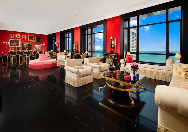 3rd image of 800 N Michigan Ave, Chicago, IL 60611