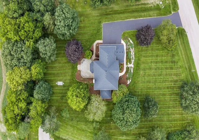 Photo 4 of Single family home for sale at 4n934 Forest Trl Dr, Campton Hills, IL 60175 | MLS# 12474534 | Listing updated on 2026-09-23