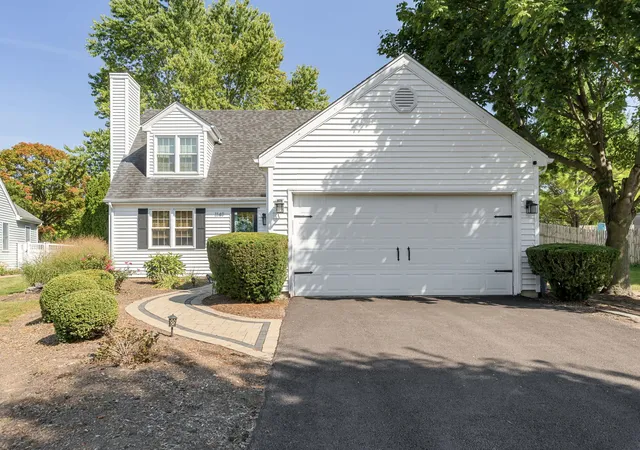 Photo 2 of Single family home for sale at 1149 Westfield Crse, Geneva, IL 60134 | MLS# 12474763 | Listing updated on 2026-09-15