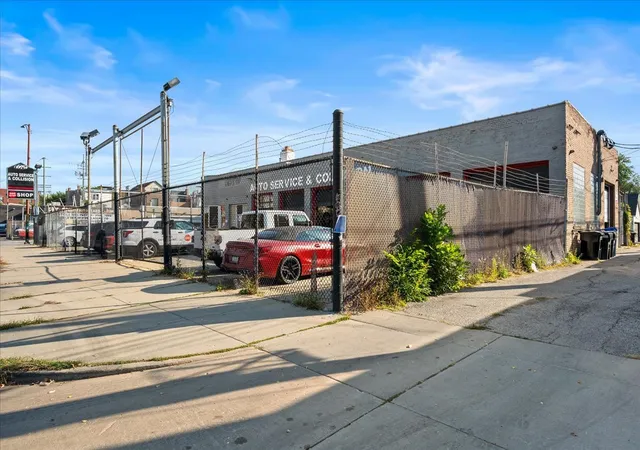Photo 3 of Land for sale at 629 N Ashland Ave, Chicago, IL 60622 | MLS# 12478319 | Listing updated on 2026-05-20