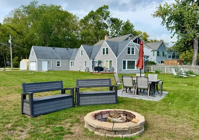 Homes for sale in Crystal Lake, IL | 4400 Riverside Dr, Crystal Lake, IL 60014 | MLS# 12481751