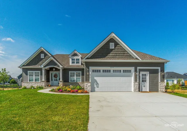Single family home for sale at 770 Dartmouth Ln, Oswego, IL 60543 | MLS# 12484132