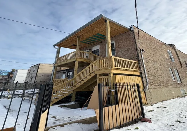 Homes for sale in Chicago, IL | 3950 W Polk St, Chicago, IL 60624 | MLS# 12484251