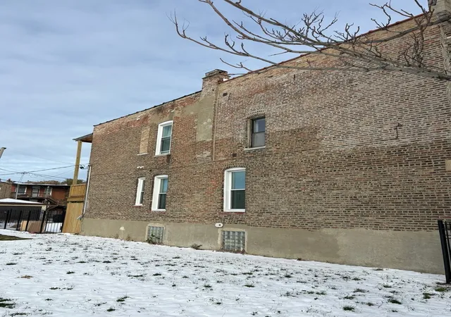 Homes for sale in Chicago, IL | 3950 W Polk St, Chicago, IL 60624 | MLS# 12484251