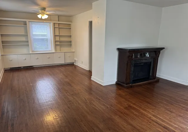 Photo 3 of Single family home for sale at 465 Slade Ave, Elgin, IL 60120 | MLS# 12484570 | Listing updated on 2026-09-23