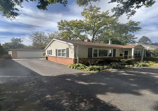 Photo 2 of Single family home for sale at 926 Cedar St, Deerfield, IL 60015 | MLS# 12486038 | Listing updated on 2026-09-28