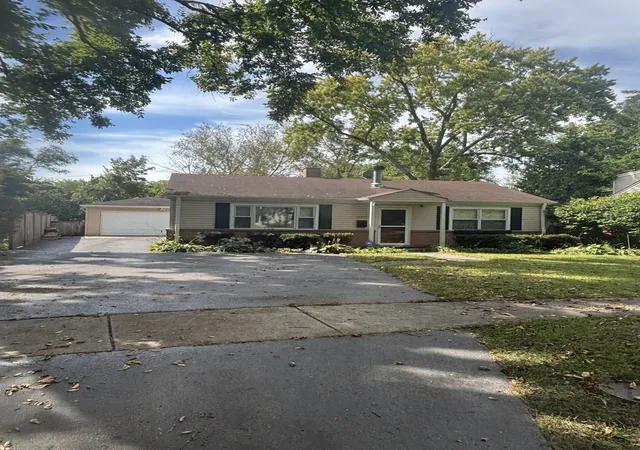 Photo 1 of Single family home for sale at 926 Cedar St, Deerfield, IL 60015 | MLS# 12486038 | Listing updated on 2026-09-28