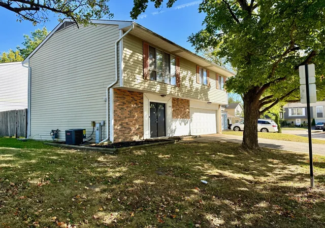 2nd image of 149 Highbury Dr, Elgin, IL 60120 | MLS# 12490805